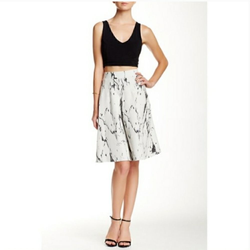 Take 50% OFF-Everleigh Black&White Marble Design A-Line Skirt, Size-L